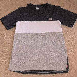 BOYS - LEVI’S Short Sleeve Tee - Size XL 13-15yrs